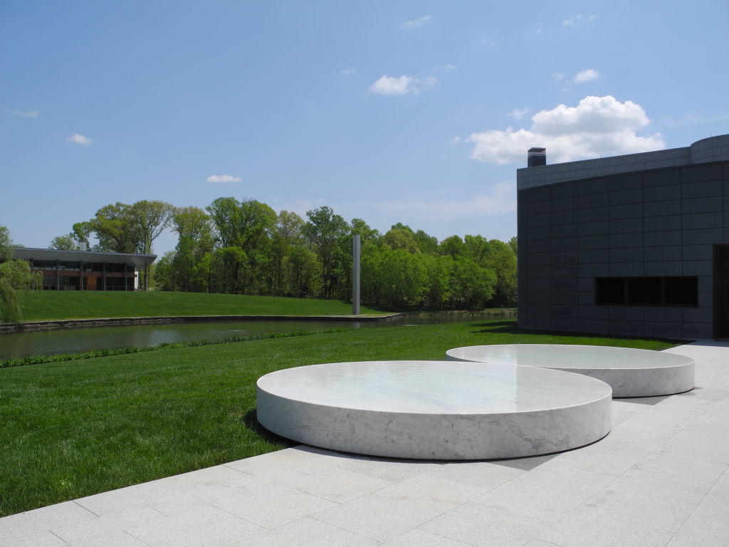 08 May 2018, US, Potomac: The Sculpture "Untitled" by the Artist Felix Gonzales in the exterior of the Glenstone museum. Photo: Johannes Schmitt-Tegge/dpa (Photo by Johannes Schmitt-Tegge/picture alliance via Getty Images)